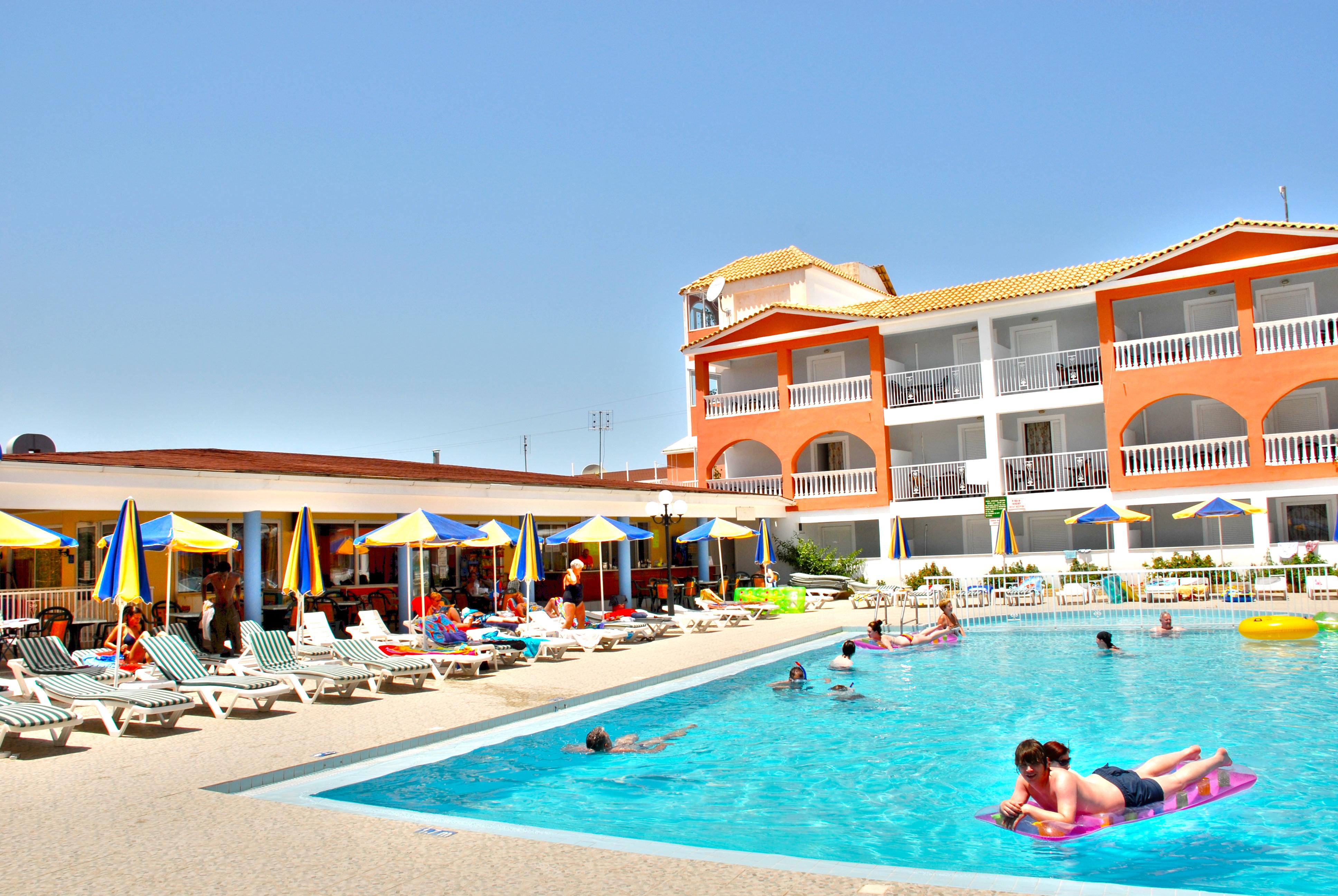 Planos Deluxe Hotel Luaran gambar