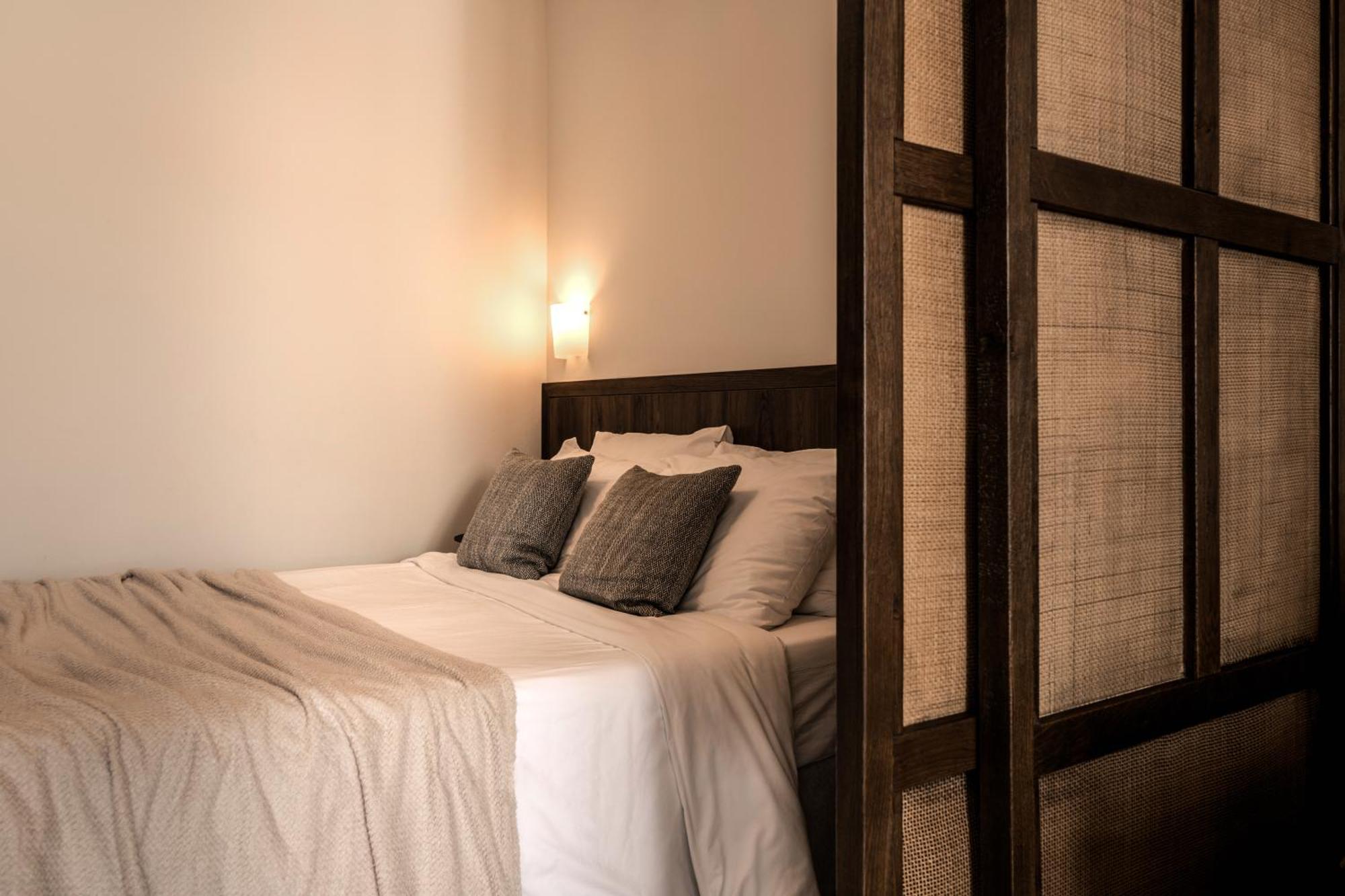 Planos Deluxe Hotel Bilik gambar