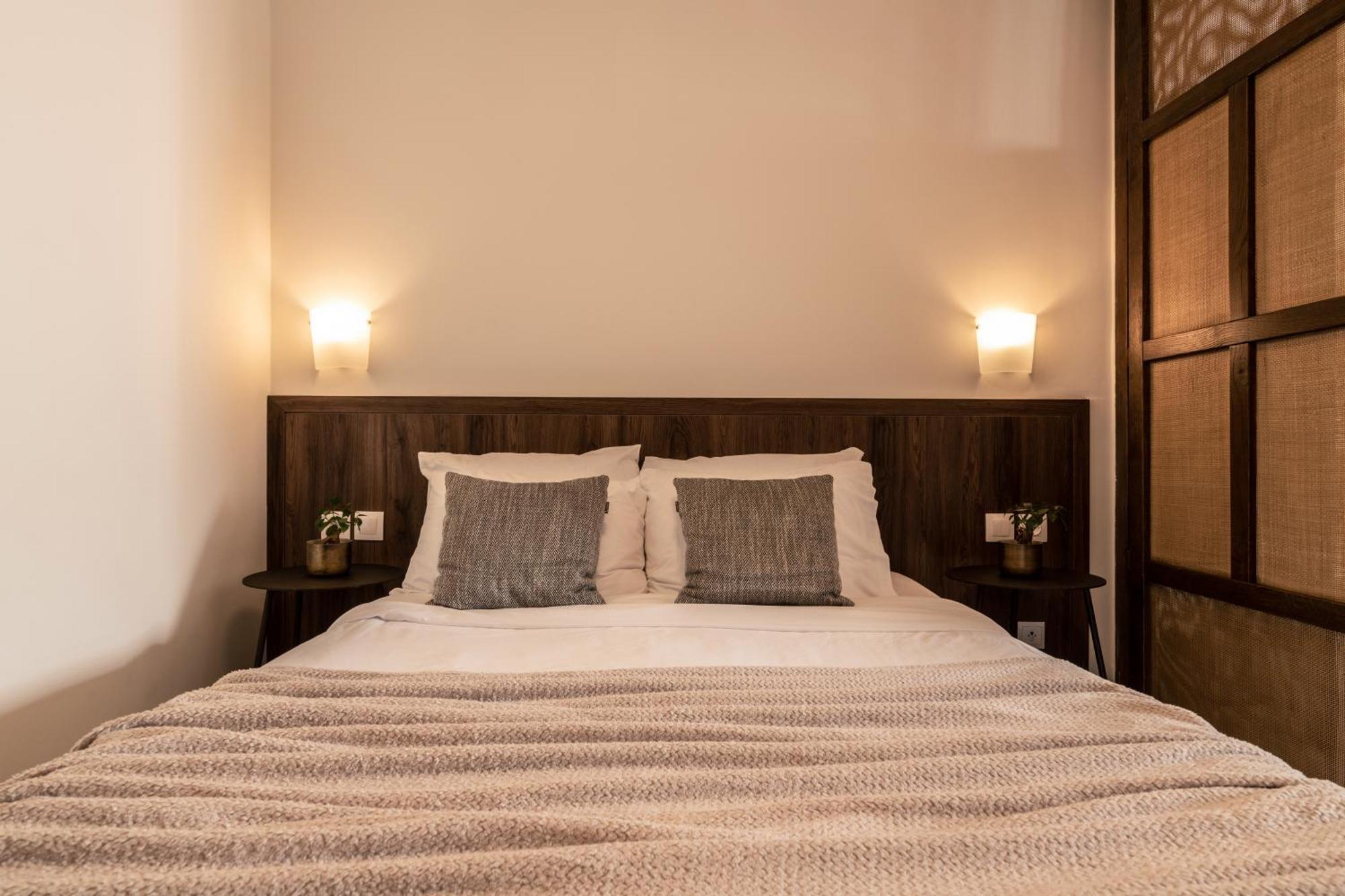 Planos Deluxe Hotel Bilik gambar