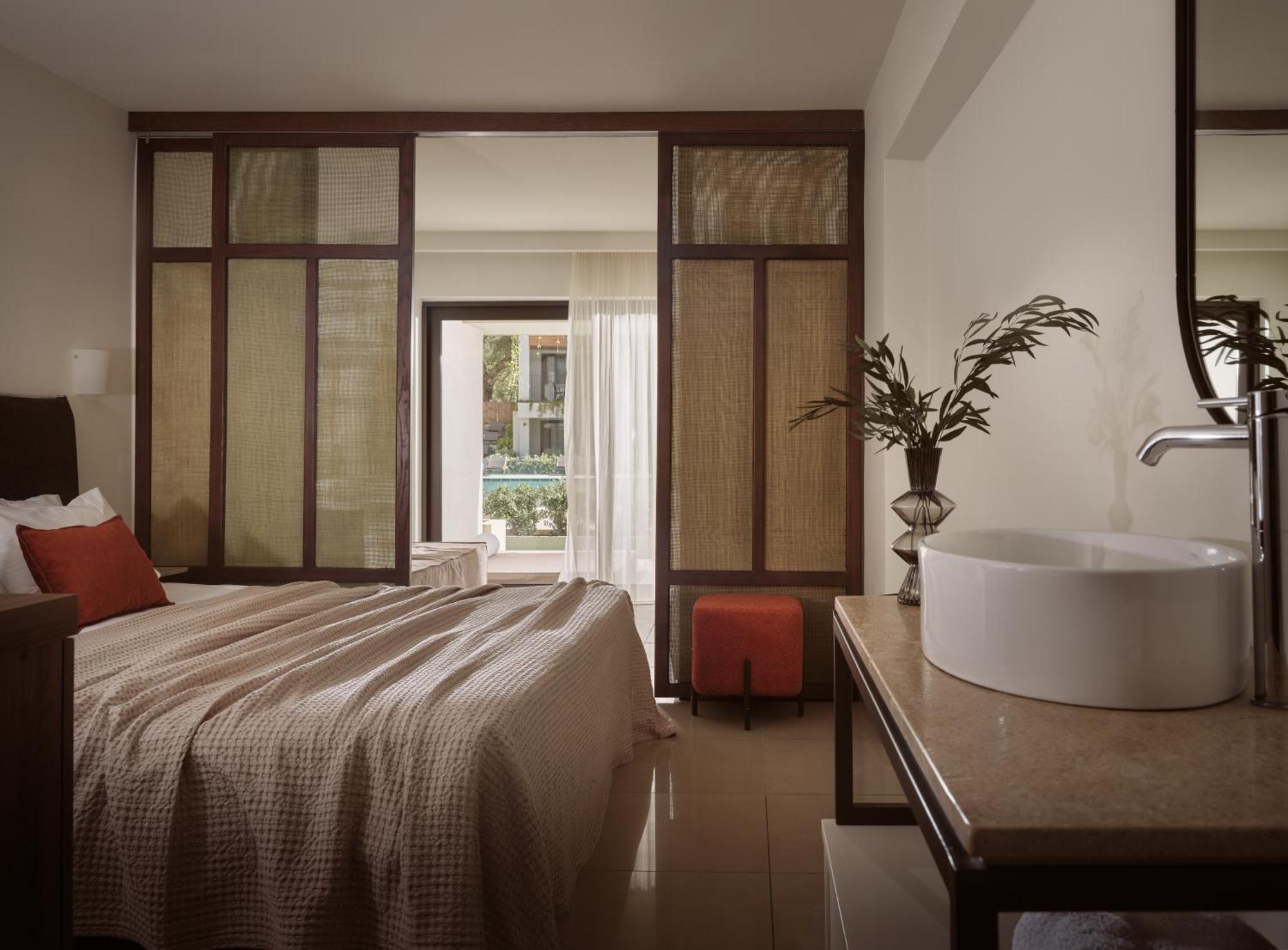 Planos Deluxe Hotel Luaran gambar