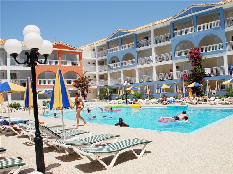 Planos Deluxe Hotel Luaran gambar